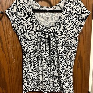Elegant Black and White Patterned Women's Top
